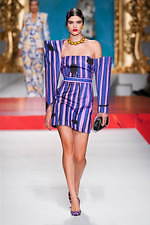 モスキーノ 2020年春夏コレクション - 額縁から飛び出す！？アートの主役たち｜写真11