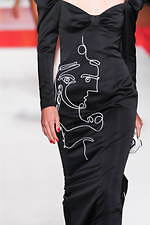 モスキーノ 2020年春夏コレクション - 額縁から飛び出す！？アートの主役たち｜写真37