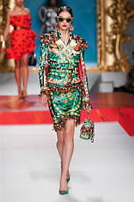 モスキーノ 2020年春夏コレクション - 額縁から飛び出す！？アートの主役たち｜写真39