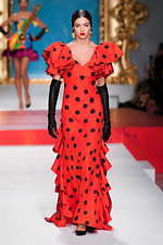 モスキーノ 2020年春夏コレクション - 額縁から飛び出す！？アートの主役たち｜写真46