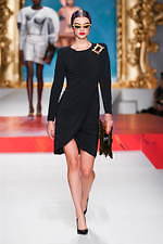 モスキーノ 2020年春夏コレクション - 額縁から飛び出す！？アートの主役たち｜写真57