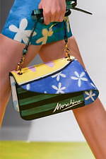 モスキーノ 2020年春夏コレクション - 額縁から飛び出す！？アートの主役たち｜写真74