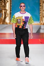 モスキーノ 2020年春夏コレクション - 額縁から飛び出す！？アートの主役たち｜写真80