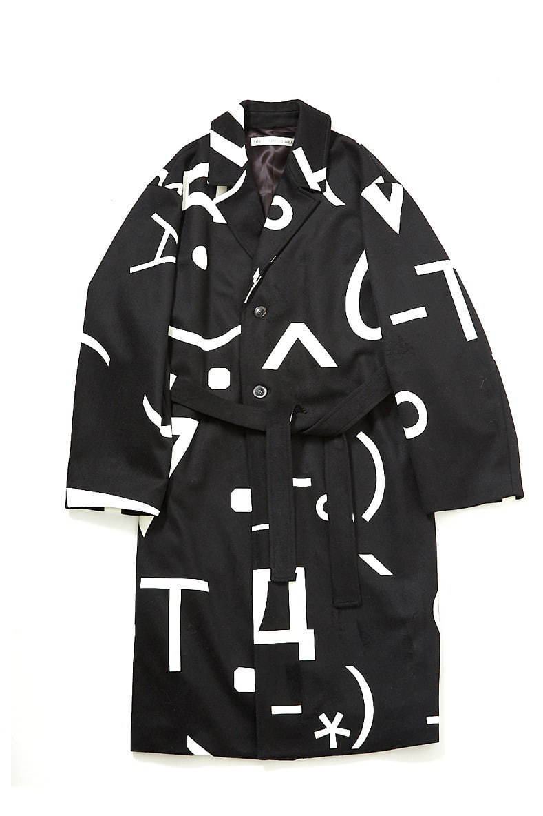 ソーイ×中村ケンゴ“メールの顔文字”モチーフのコートやシャツ、コラージュプリントのジャケットも | 写真