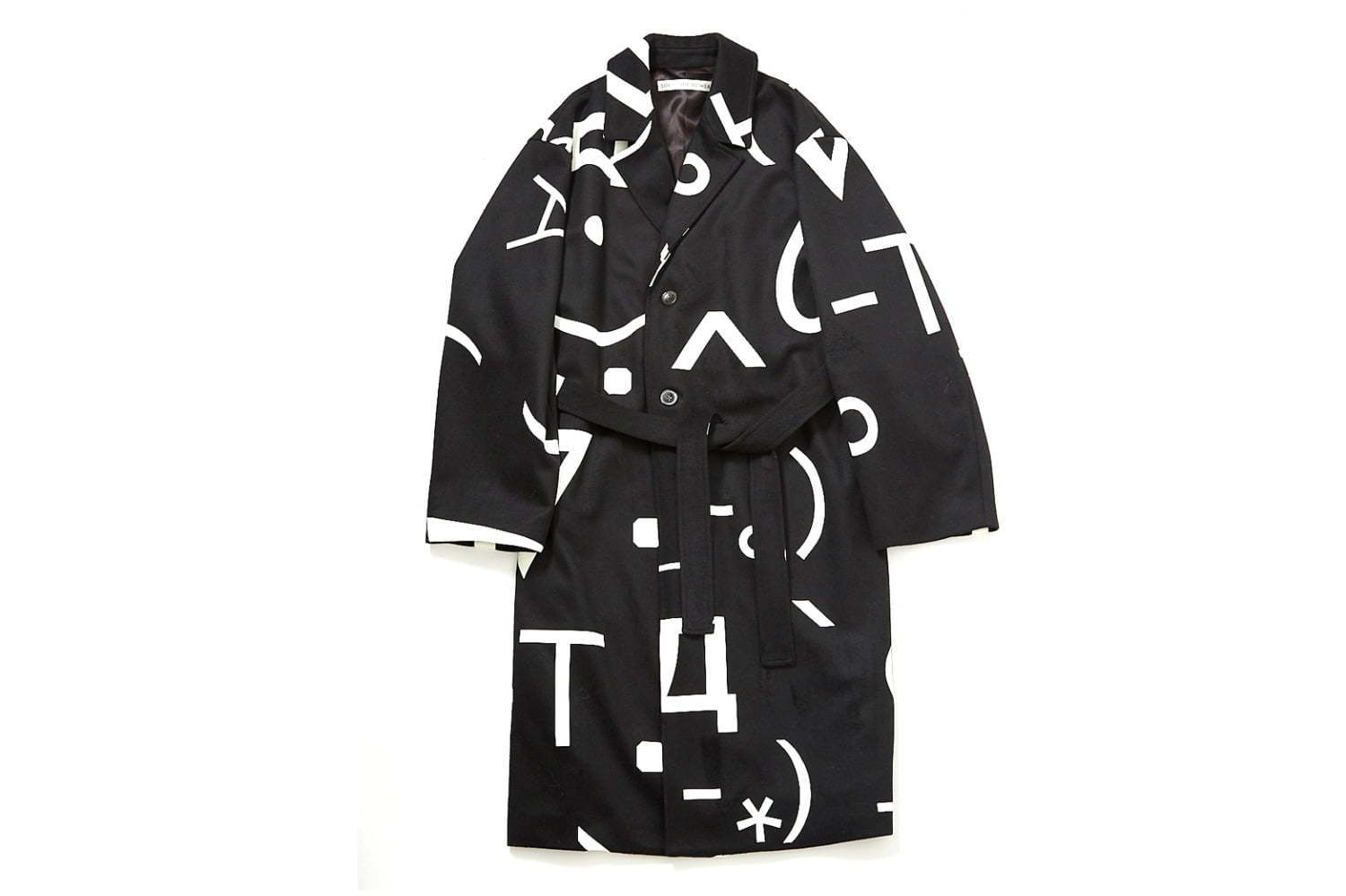 コラボレーションアイテム｜ソーイ×中村ケンゴ“メールの顔文字”モチーフのコートやシャツ、コラージュプリントのジャケットも