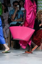 マルニ 2020年春夏コレクション - 花咲く陽気なマルニジャングル｜写真38