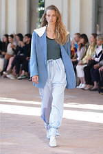 サルヴァトーレ フェラガモ 2020春夏ウィメンズコレクション - 青空の下、気品を増す軽快なリズム｜写真10