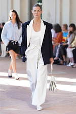 サルヴァトーレ フェラガモ 2020春夏ウィメンズコレクション - 青空の下、気品を増す軽快なリズム｜写真11