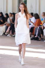 サルヴァトーレ フェラガモ 2020春夏ウィメンズコレクション - 青空の下、気品を増す軽快なリズム｜写真13