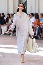 サルヴァトーレ フェラガモ 2020春夏ウィメンズコレクション - 青空の下、気品を増す軽快なリズム｜写真14