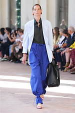 サルヴァトーレ フェラガモ 2020春夏ウィメンズコレクション - 青空の下、気品を増す軽快なリズム｜写真29