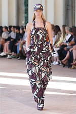 サルヴァトーレ フェラガモ 2020春夏ウィメンズコレクション - 青空の下、気品を増す軽快なリズム｜写真42