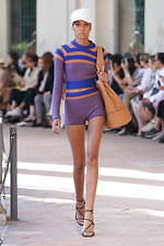 サルヴァトーレ フェラガモ 2020春夏ウィメンズコレクション - 青空の下、気品を増す軽快なリズム｜写真53