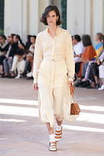 サルヴァトーレ フェラガモ 2020春夏ウィメンズコレクション - 青空の下、気品を増す軽快なリズム｜写真59