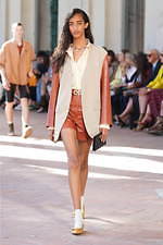 サルヴァトーレ フェラガモ 2020春夏ウィメンズコレクション - 青空の下、気品を増す軽快なリズム｜写真63