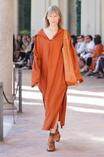 サルヴァトーレ フェラガモ 2020春夏ウィメンズコレクション - 青空の下、気品を増す軽快なリズム｜写真65