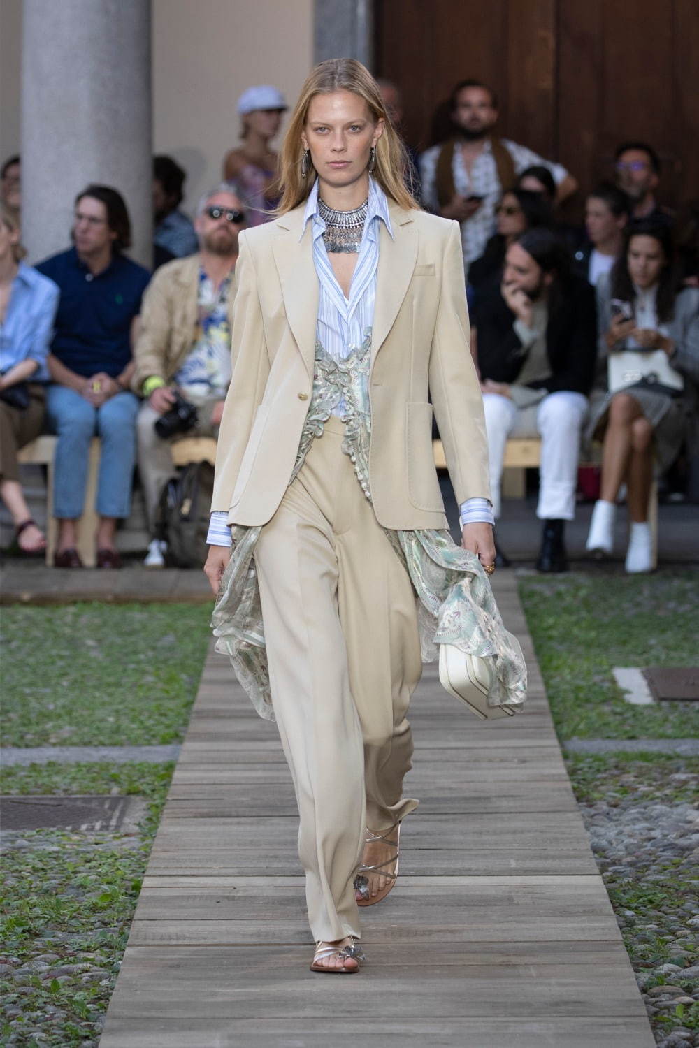 ETRO 可愛すぎるエトロ オーナメンタル ペイズリージョーゼット
