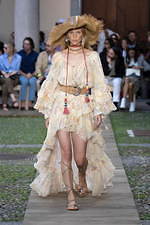 エトロ 2020年春夏コレクション - 幸福の“蝶”と行く無限大の旅｜写真2