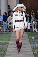 エトロ 2020年春夏コレクション - 幸福の“蝶”と行く無限大の旅｜写真21