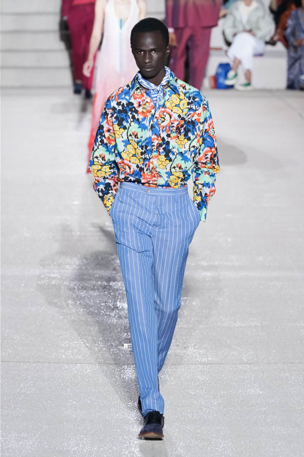 ミッソーニ 2020年春夏メンズコレクション - 都会のオアシスに集う“色を操る”彼ら｜写真17