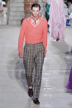 ミッソーニ 2020年春夏メンズコレクション - 都会のオアシスに集う“色を操る”彼ら｜写真12