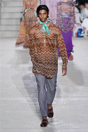 ミッソーニ 2020年春夏メンズコレクション - 都会のオアシスに集う“色を操る”彼ら｜写真13