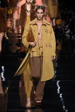 フェンディ 2020年春夏コレクション - 夢見るフェミニニティと超現実｜写真13