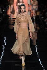 フェンディ 2020年春夏コレクション - 夢見るフェミニニティと超現実｜写真29