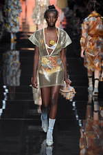 フェンディ 2020年春夏コレクション - 夢見るフェミニニティと超現実｜写真36