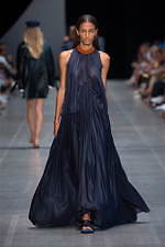 スポーツマックス 2020年春夏コレクション - 軽やかに美しく挑む、海の女戦士たち｜写真3