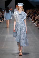 スポーツマックス 2020年春夏コレクション - 軽やかに美しく挑む、海の女戦士たち｜写真13