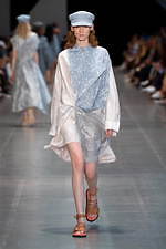 スポーツマックス 2020年春夏コレクション - 軽やかに美しく挑む、海の女戦士たち｜写真15