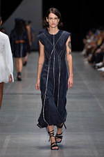 スポーツマックス 2020年春夏コレクション - 軽やかに美しく挑む、海の女戦士たち｜写真23