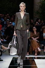 ジョルジオ アルマーニ 2020年春夏コレクション - 自然の妖精が導くフェミニンの世界｜写真7