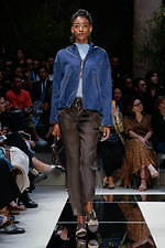 ジョルジオ アルマーニ 2020年春夏コレクション - 自然の妖精が導くフェミニンの世界｜写真19