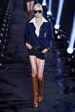 サンローラン 2020年春夏ウィメンズコレクション - 眩いばかりの煌めきを湛えて｜写真10