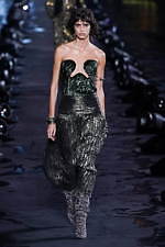 サンローラン 2020年春夏ウィメンズコレクション - 眩いばかりの煌めきを湛えて｜写真34