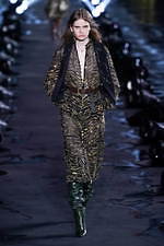 サンローラン 2020年春夏ウィメンズコレクション - 眩いばかりの煌めきを湛えて｜写真35