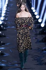 サンローラン 2020年春夏ウィメンズコレクション - 眩いばかりの煌めきを湛えて｜写真37