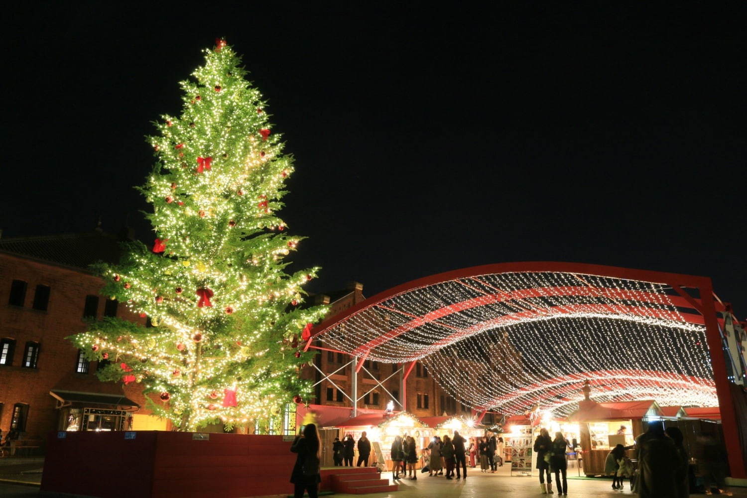 「クリスマスマーケット in 横浜赤レンガ倉庫」ドイツの郷土料理やグリューワイン、シャンパンも｜写真20