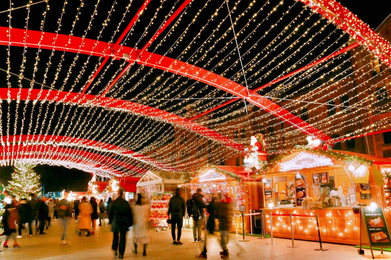 「クリスマスマーケット in 横浜赤レンガ倉庫」ドイツの郷土料理やグリューワイン、シャンパンも｜写真17