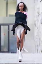 リック・オウエンス 2020年春夏ウィメンズコレクション - モダンな鎧を纏った戦士｜写真4