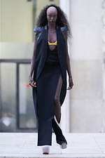 リック・オウエンス 2020年春夏ウィメンズコレクション - モダンな鎧を纏った戦士｜写真7