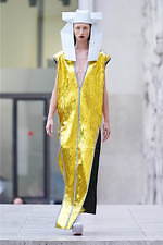 リック・オウエンス 2020年春夏ウィメンズコレクション - モダンな鎧を纏った戦士｜写真17