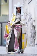 リック・オウエンス 2020年春夏ウィメンズコレクション - モダンな鎧を纏った戦士｜写真33