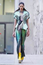 リック・オウエンス 2020年春夏ウィメンズコレクション - モダンな鎧を纏った戦士｜写真34