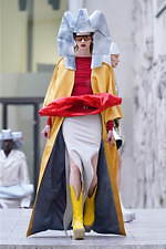 リック・オウエンス 2020年春夏ウィメンズコレクション - モダンな鎧を纏った戦士｜写真46