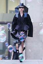 リック・オウエンス 2020年春夏ウィメンズコレクション - モダンな鎧を纏った戦士｜写真48