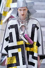 リック・オウエンス 2020年春夏ウィメンズコレクション - モダンな鎧を纏った戦士｜写真32