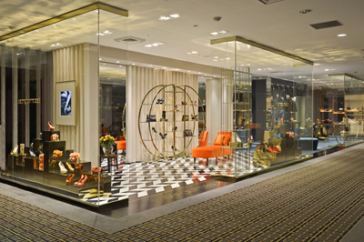 ヘリンボーン｜セルジオ・ロッシ新宿高島屋店が新コンセプトストアとしてリニューアル